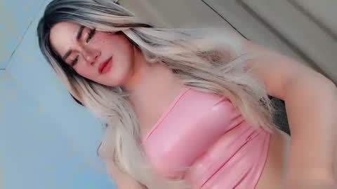 Snapshot of sexy_blaire chatting on September 17, 11:28 pm Haley Blaire online show from September 17, 11:28 pm