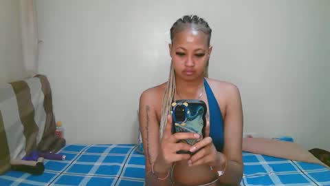 sexy_bluegirl online show from April 19, 4:28 pm