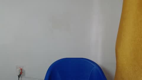 sexy_bluey247 online show from May 5, 3:31 pm