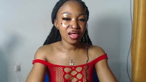 Snapshot of sexy_bluey247 chatting on June 14, 12:52 am sexy_bluey247 online show from June 14, 12:52 am
