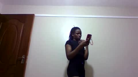 Snapshot of sexy_bree25 chatting on April 29, 5:41 pm bree online show from April 29, 5:41 pm