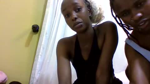 Snapshot of sexy_bree25 chatting on May 1, 8:57 pm bree online show from May 1, 8:57 pm