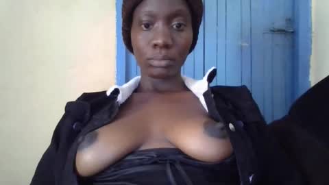 Snapshot of sexy_butty01 chatting on October 11, 1:05 am sexy_butty01 online show from October 11, 1:05 am