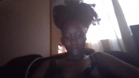 Snapshot of sexy_butty01 chatting on November 12, 11:10 am sexy_butty01 online show from November 12, 11:10 am