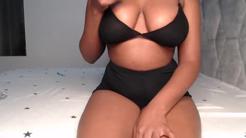 Snapshot of sexy_chocolata chatting on February 5, 10:19 am chocolata online show from February 5, 10:19 am