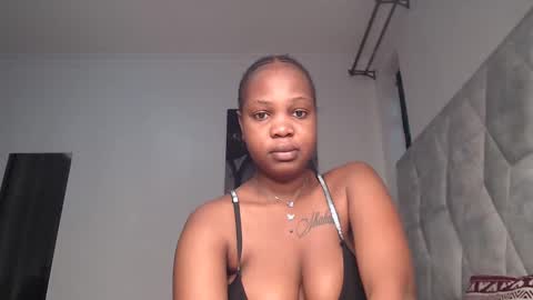 Snapshot of sexy_chocolata chatting on February 13, 4:17 pm chocolata online show from February 13, 4:17 pm