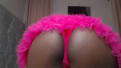 Snapshot of sexy_chocolata chatting on September 14, 12:59 pm chocolata online show from September 14, 12:59 pm