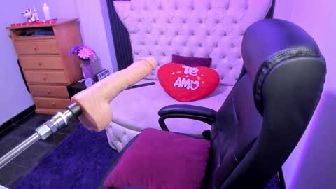  C R I S T A L  online show from January 18, 3:21 am