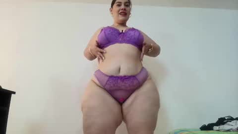 Snapshot of sexy_curvi chatting on January 15, 4:43 pm karla           instagram  online show from January 15, 4:43 pm