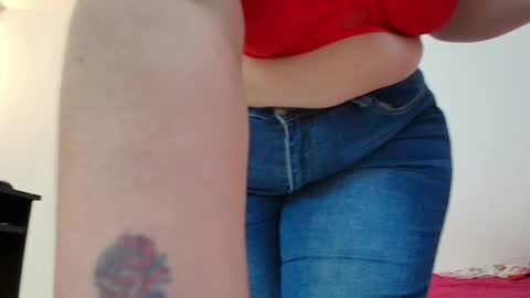 Snapshot of sexy_curvi chatting on January 27, 6:20 pm karla           instagram  online show from January 27, 6:20 pm