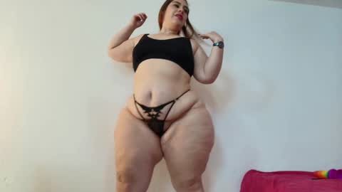 Snapshot of sexy_curvi chatting on February 4, 4:50 pm karla           instagram  online show from February 4, 4:50 pm