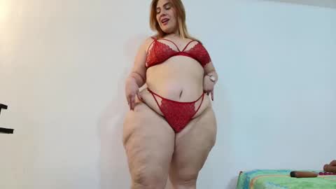 Snapshot of sexy_curvi chatting on February 17, 3:09 pm karla           instagram  online show from February 17, 3:09 pm