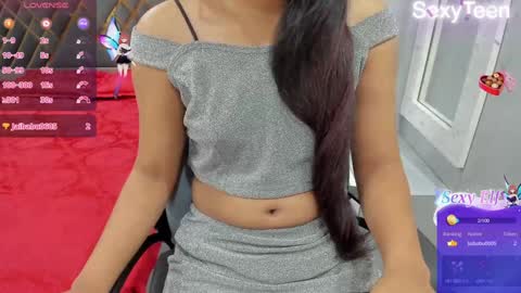 Snapshot of sexy_doll_1_ chatting on February 3, 11:53 am Sexydoll online show from February 3, 11:53 am