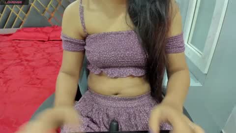 Snapshot of sexy_doll_1_ chatting on February 6, 12:33 am Sexydoll online show from February 6, 12:33 am