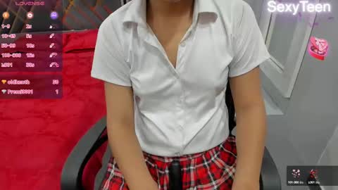 Snapshot of sexy_doll_1_ chatting on February 17, 5:21 pm Sexydoll online show from February 17, 5:21 pm