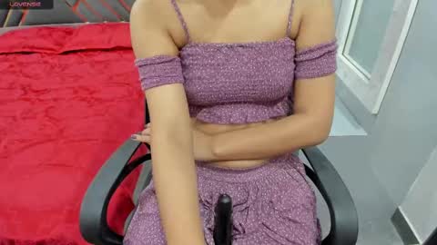 Snapshot of sexy_doll_1_ chatting on February 19, 11:46 pm Sexydoll online show from February 19, 11:46 pm