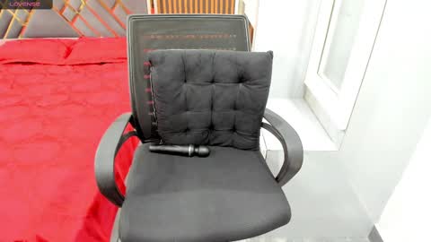 Snapshot of sexy_doll_1_ chatting on March 8, 8:00 am Sexydoll online show from March 8, 8:00 am