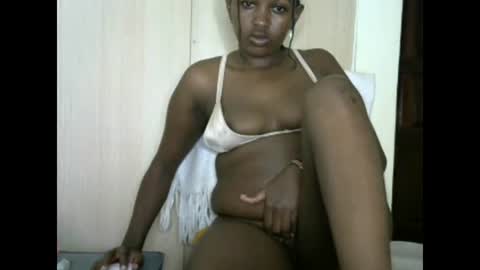 Snapshot of sexy_ebony_bliss chatting on January 12, 2:03 am adasa online show from January 12, 2:03 am