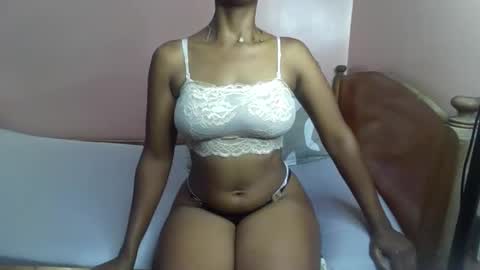 Ellahh online show from November 3, 3:08 am