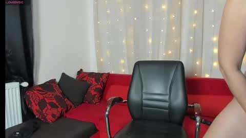 Snapshot of sexy_emeli chatting on October 31, 11:06 pm MY ONLYFANS page is back - online show from October 31, 11:06 pm