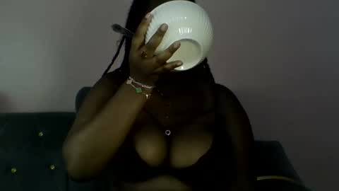 Snapshot of sexy_helle chatting on May 15, 11:50 am sexy_helle online show from May 15, 11:50 am