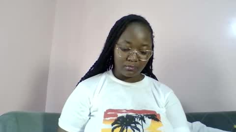 Snapshot of sexy_helle chatting on May 19, 10:54 am sexy_helle online show from May 19, 10:54 am