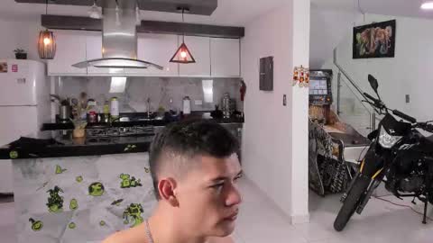 WENDY  MAX  AND VICKY online show from October 5, 6:34 am