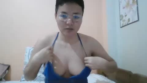 Snapshot of sexy_hotass_girl chatting on December 18, 8:42 am Anna online show from December 18, 8:42 am