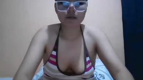Snapshot of sexy_hotass_girl chatting on October 13, 5:07 am Anna online show from October 13, 5:07 am