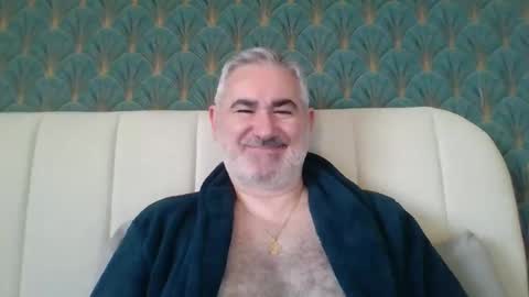 Snapshot of sexy_italiandaddy chatting on April 20, 5:43 am Antonio online show from April 20, 5:43 am