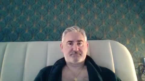 Snapshot of sexy_italiandaddy chatting on May 17, 5:49 am Antonio online show from May 17, 5:49 am