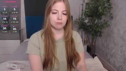 Snapshot of sexy_jenny18 chatting on May 23, 2:54 pm Jennifer online show from May 23, 2:54 pm
