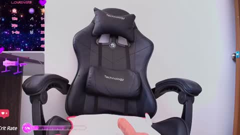 laura  online show from January 21, 7:50 pm