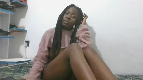 Snapshot of sexy_letisha chatting on September 29, 8:35 pm sexy_letisha online show from September 29, 8:35 pm