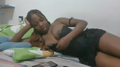 Snapshot of sexy_letisha chatting on October 24, 9:00 pm sexy_letisha online show from October 24, 9:00 pm