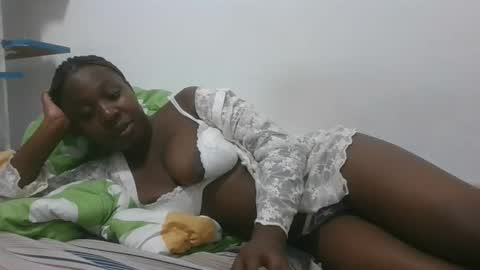 Snapshot of sexy_letisha chatting on October 26, 8:59 pm sexy_letisha online show from October 26, 8:59 pm