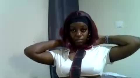 Snapshot of sexy_linda022 chatting on June 21, 12:46 am Linda online show from June 21, 12:46 am