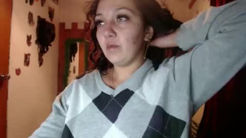 Snapshot of sexy_lolas chatting on December 10, 2:48 am sexy lolas online show from December 10, 2:48 am