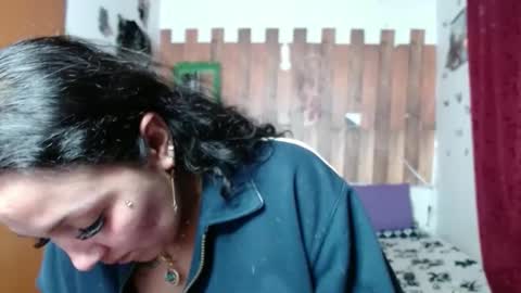 Snapshot of sexy_lolas chatting on January 16, 5:21 am sexy lolas online show from January 16, 5:21 am