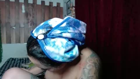 Snapshot of sexy_lolas chatting on February 6, 5:46 am sexy lolas online show from February 6, 5:46 am