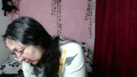 Snapshot of sexy_lolas chatting on February 22, 6:17 am sexy lolas online show from February 22, 6:17 am