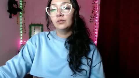 Snapshot of sexy_lolas chatting on February 26, 6:04 am sexy lolas online show from February 26, 6:04 am