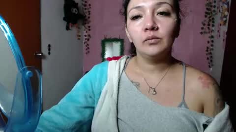 Snapshot of sexy_lolas chatting on March 6, 8:08 am sexy lolas online show from March 6, 8:08 am