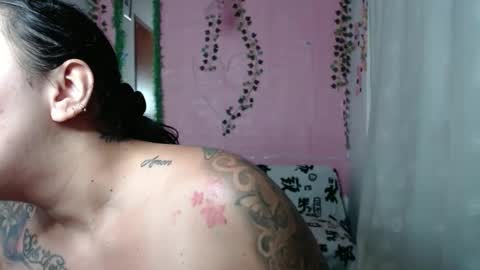 Snapshot of sexy_lolas chatting on March 11, 12:54 am sexy lolas online show from March 11, 12:54 am