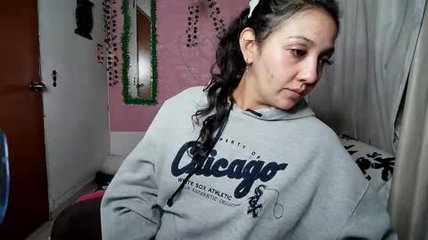 Snapshot of sexy_lolas chatting on September 17, 5:09 am sexy lolas online show from September 17, 5:09 am