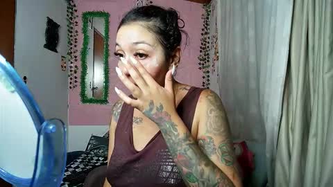 Snapshot of sexy_lolas chatting on September 29, 4:28 am sexy lolas online show from September 29, 4:28 am