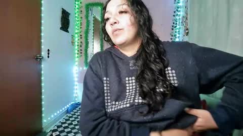 Snapshot of sexy_lolas chatting on October 9, 1:58 am sexy lolas online show from October 9, 1:58 am