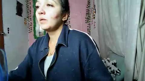 Snapshot of sexy_lolas chatting on October 13, 1:05 am sexy lolas online show from October 13, 1:05 am