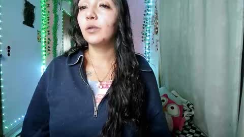 Snapshot of sexy_lolas chatting on October 15, 5:51 am sexy lolas online show from October 15, 5:51 am