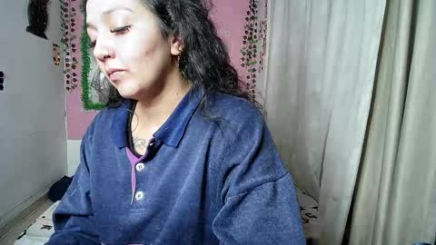 Snapshot of sexy_lolas chatting on November 15, 6:33 am sexy lolas online show from November 15, 6:33 am